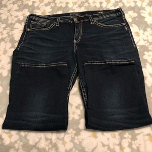 NWOT Suki Silver Jeans Capri